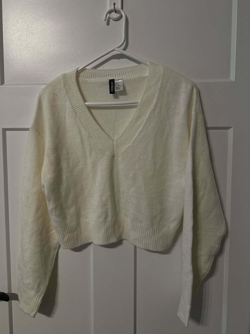 H&M Divided Off-White Cropped V-Neck Pullover Sweater XS